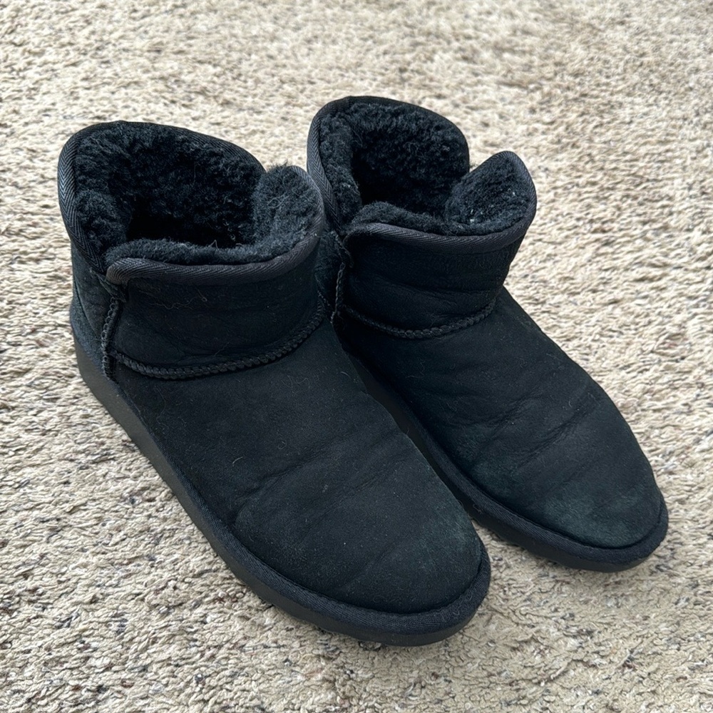 KIRKLAND Signature Women's Shearling Boot Size 8